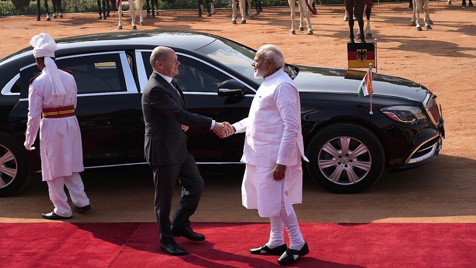 شولتس يصل إلى الهند لتعزيز العلاقات الاقتصادية رغم الخلافات حول أوكرانيا