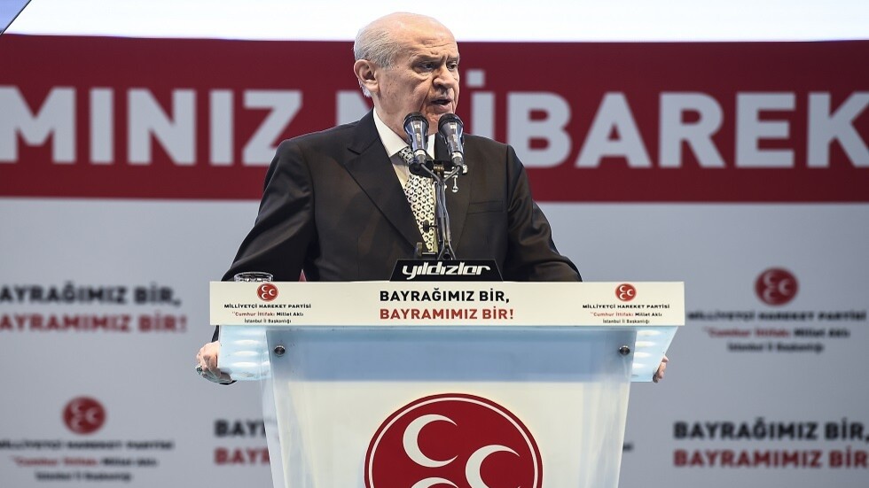 حليف أردوغان يدعو إلى منع المشجعين من حضور مباريات كرة القدم في تركيا