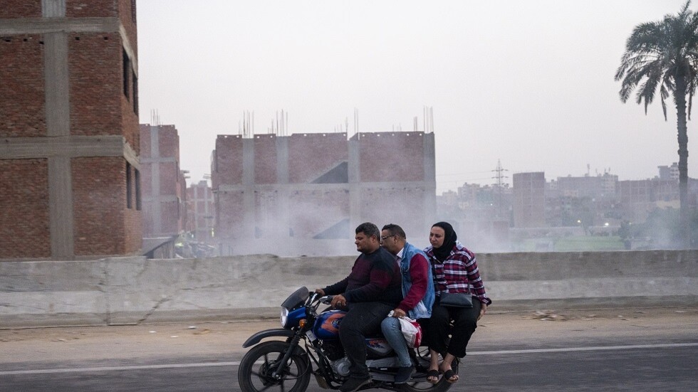 مصر.. ارتفاع حصيلة ضحايا انهيار عقار الإسكندرية إلى 3 أشخاص (صورة)