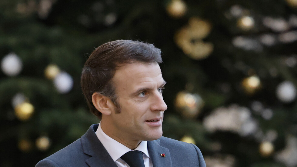 ماكرون يعلن