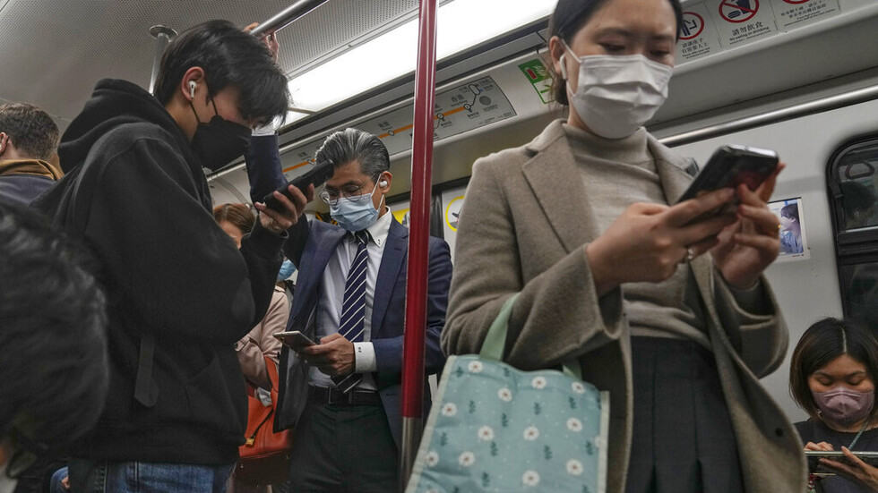 هونغ كونغ ترفع فرض وضع الكمامات