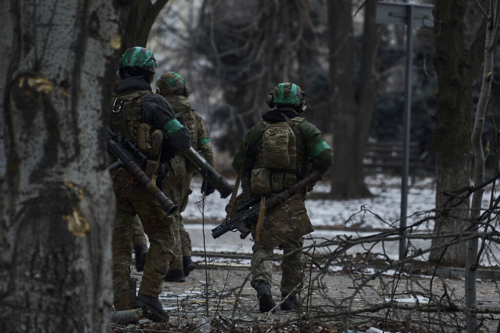 خيرسون تكشف عن حالات انشقاق في صفوف العسكريين الأوكرانيين وانضمام إلى الجانب الروسي