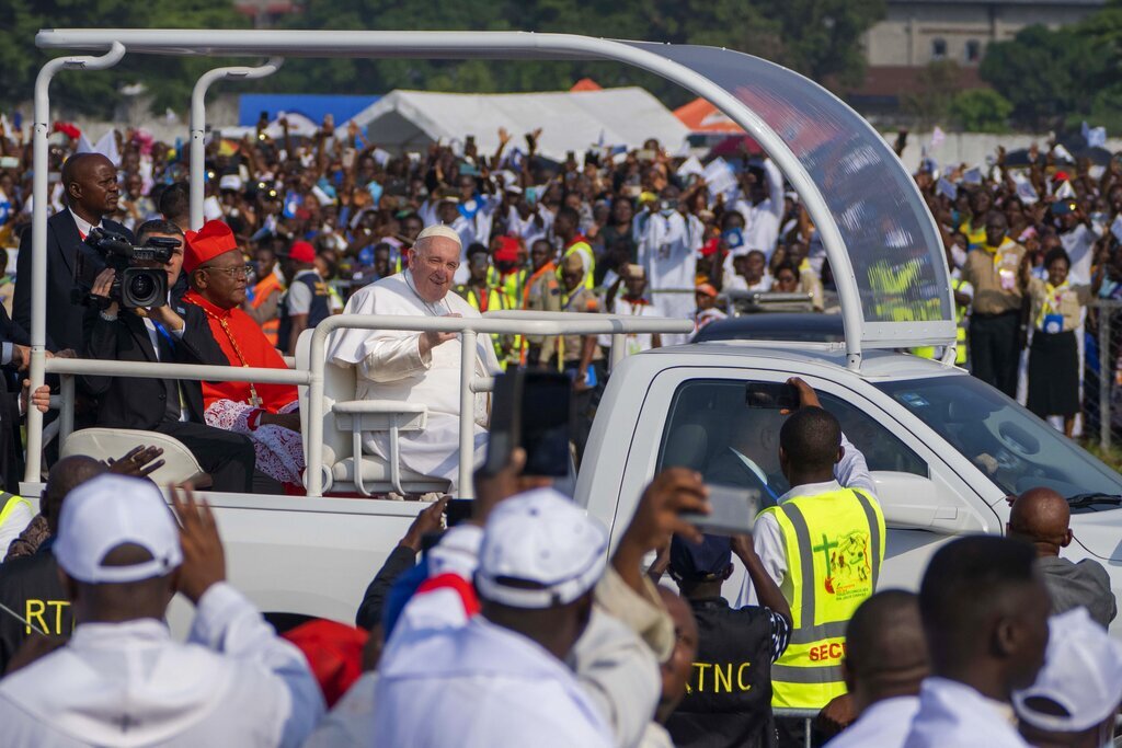 البابا فرنسيس يدعو إلى رفع الأيدي عن الموارد الطبيعية الإفريقية