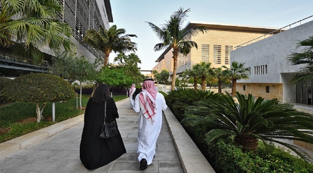 السعودية تحدد 14 دولة لابتعاث المواطنين بهدف الدراسة