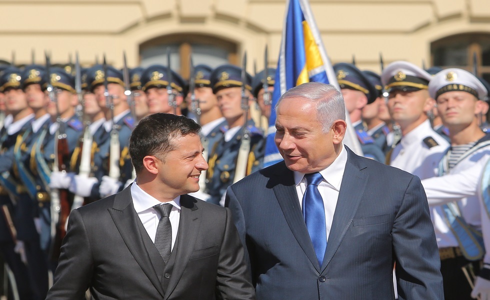 نتنياهو: إسرائيل تبحث إمداد أوكرانيا بالسلاح