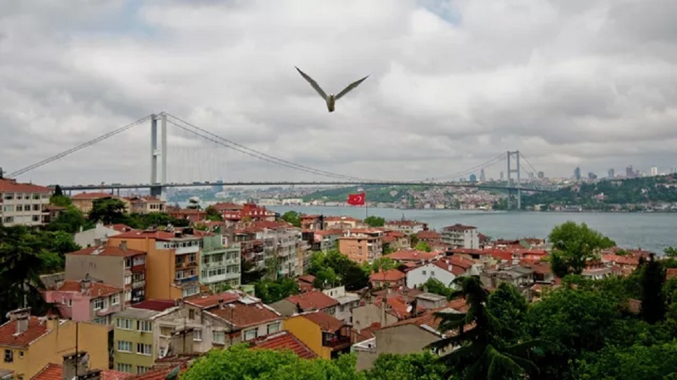 زعيم الحركة القومية التركية: إغلاق القنصليات في اسطنبول وصمة عار