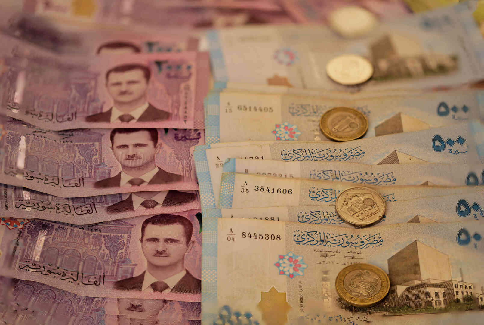 ارتفاع سعر صرف الدولار أمام الليرة السورية في التعاملات الرسمية