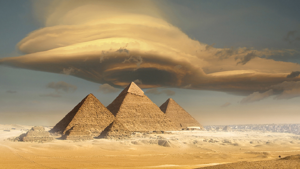 كيف بدت الأهرامات المصرية القديمة عندما تم بناؤها؟