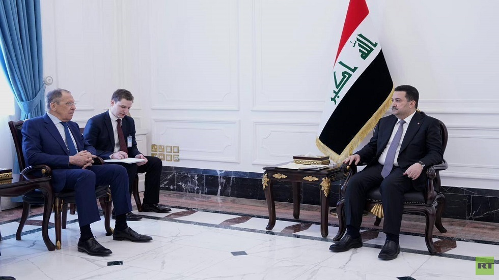 رئيس مجلس الوزراء العراقي يستقبل وزير الخارجية الروسي