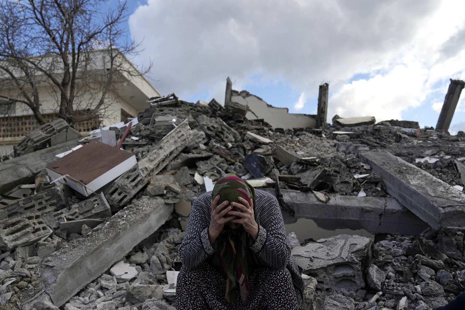 بعد وصولها تركيا.. فرق الإنقاذ الروسية تتجه نحو المناطق الأكثر تضررا من الزلزال