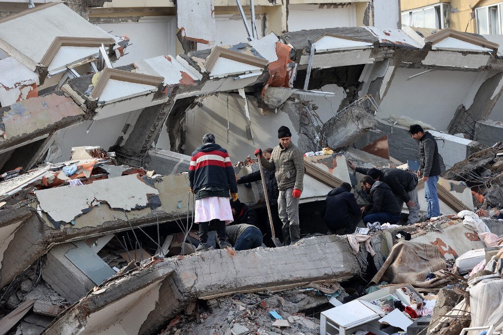 سفارة سوريا في بيلاروس تدعو الجالية إلى مساعدة متضرري الزلزال