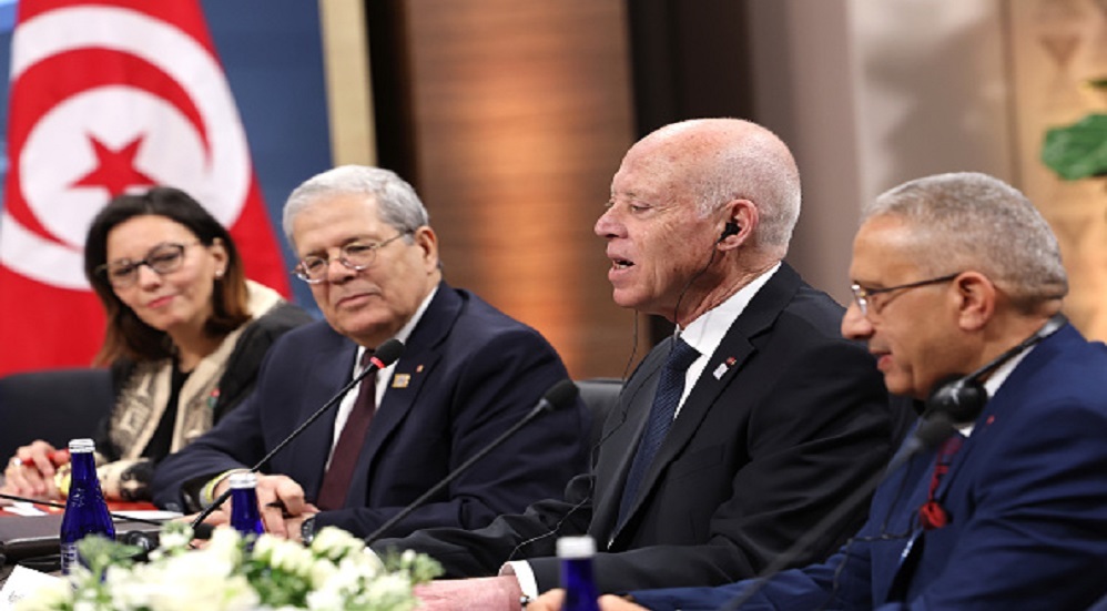 الرئيس التونسي يقيل وزير الخارجية