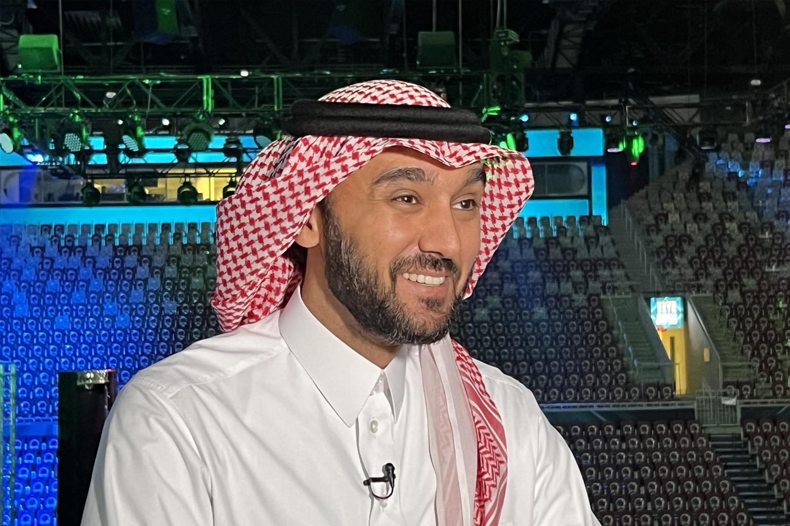 وزير الرياضة السعودي يكافئ لاعبي الهلال