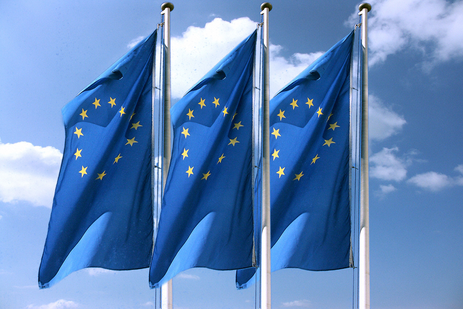 مسؤول: الاتحاد الأوروبي لا يستطيع مساعدة الضحايا في سوريا بسبب العقوبات
