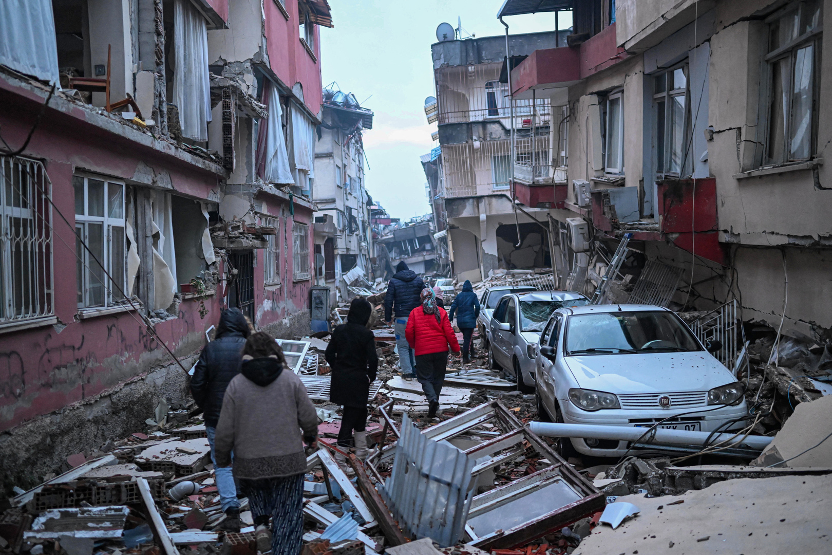 أردوغان: عدد ضحايا الزلزال في تركيا ارتفع إلى 9 آلاف و57 قتيلا حتى الآن