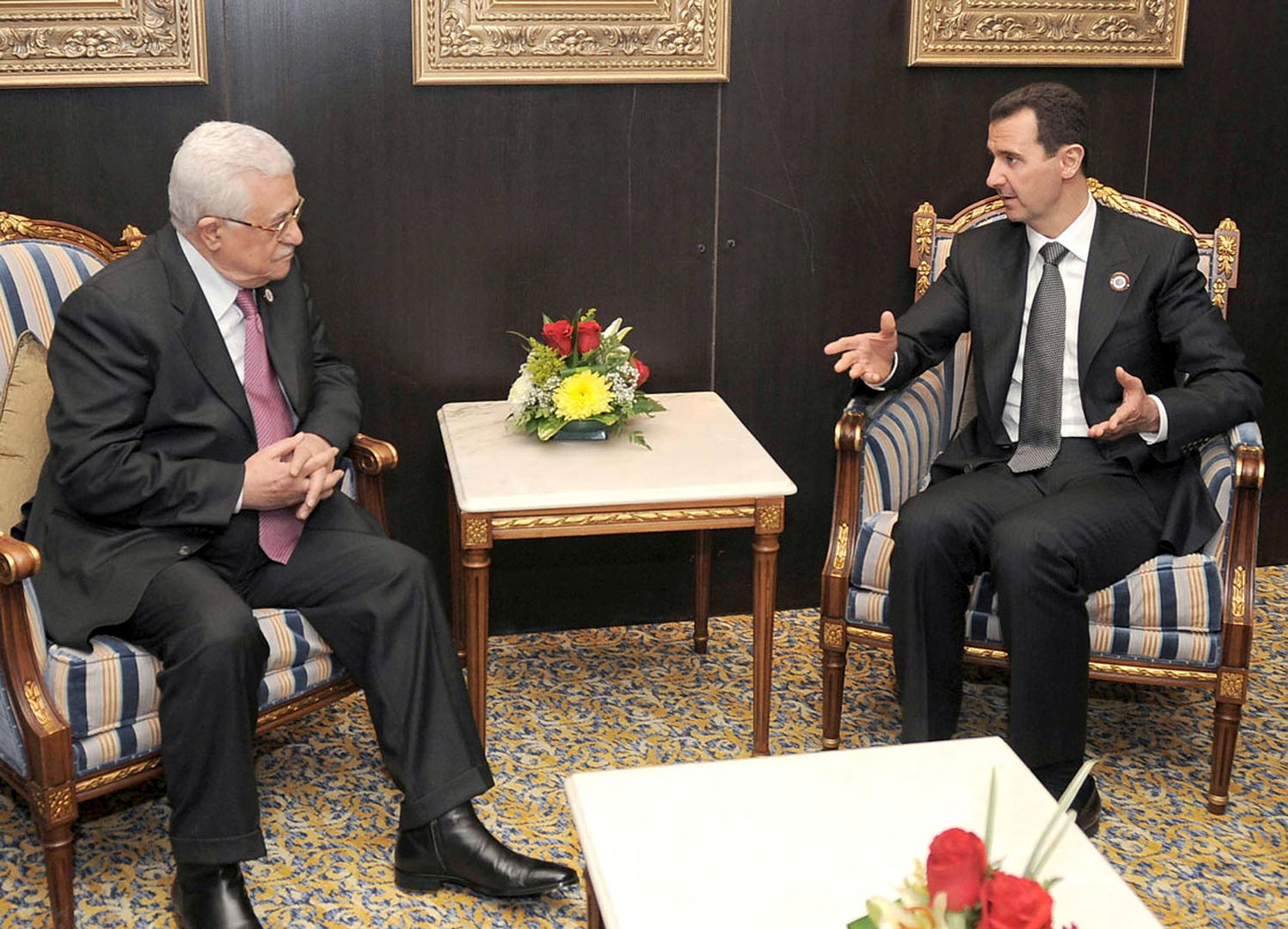 الرئيس الفلسطيني يهاتف الرئيس الأسد معزيا بضحايا الزلزال ومعربا عن تضامنه مع الأشقاء في سوريا
