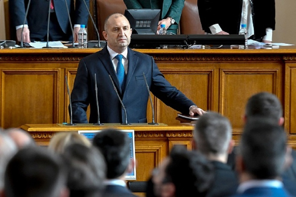رئيس بلغاريا يعارض إمدادات الأسلحة إلى أوكرانيا من احتياطيات الجيش