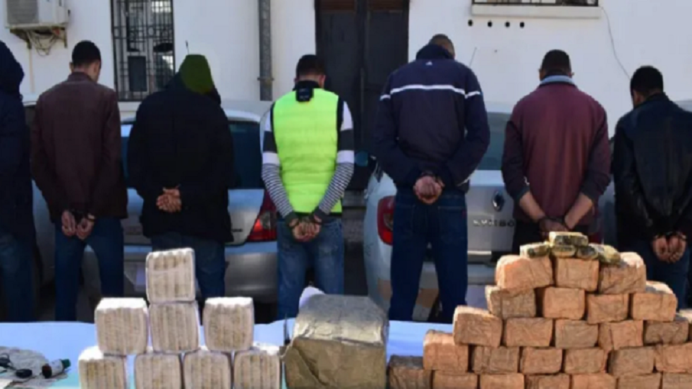 الجزائر.. توقيف 47 تاجر مخدرات وإحباط تهريب 5 قناطير من 