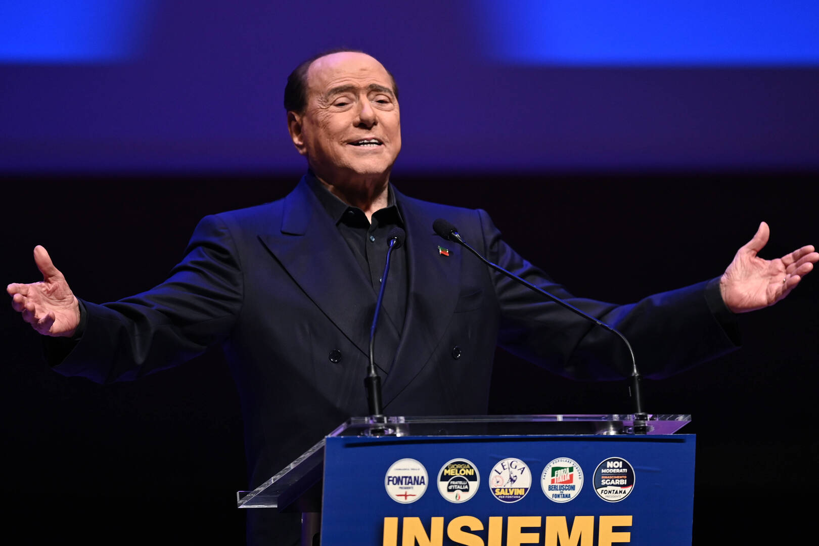 عضو مجلس محلي في إيطاليا يؤيد موقف برلسكوني تجاه أوكرانيا