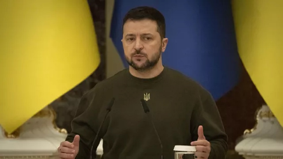 زيلينسكي: الوضع العسكري الميداني في مدينة أوغليدار صعب للغاية