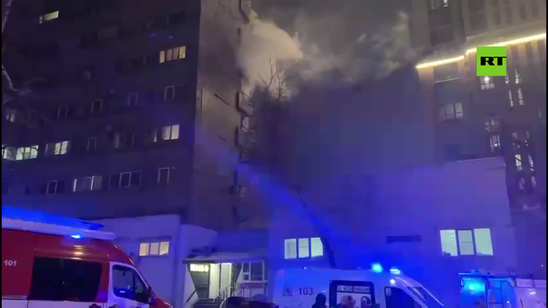 بالفيديو.. حريق ضخم وسط موسكو يخلف ضحايا