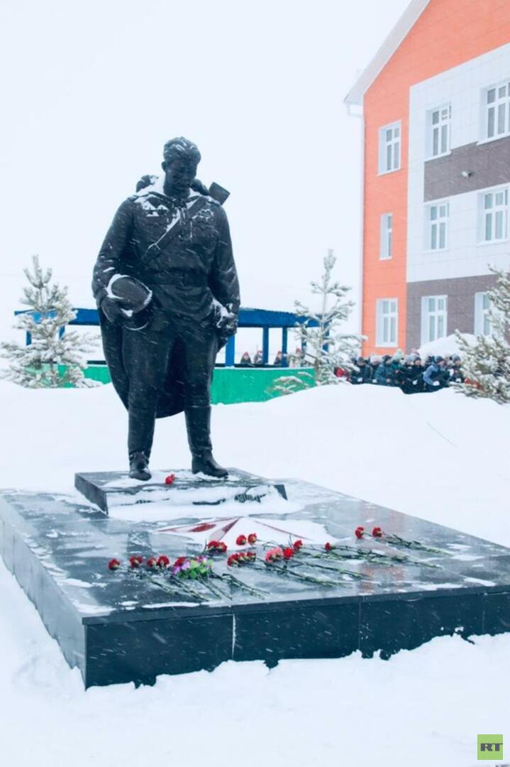بشكيريا.. تدشين نصب تذكاري شبيه بالنصب الذي تم الاعتداء عليه العام الماضي في إستونيا