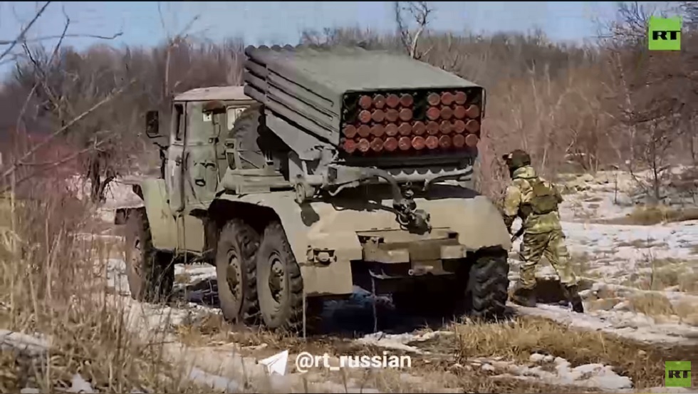المدفعية الروسية تنفذ ضربة على الوحدات والمعدات الأوكرانية (فيديو)