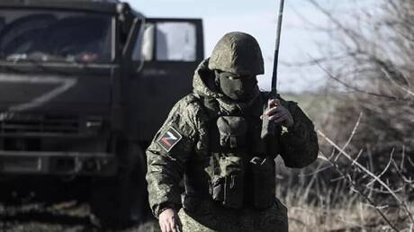 الدفاع الروسية تعلن القضاء على نحو 200 عسكري أوكراني وتدمير مستودعات أسلحة وعشرات الآليات العسكرية
