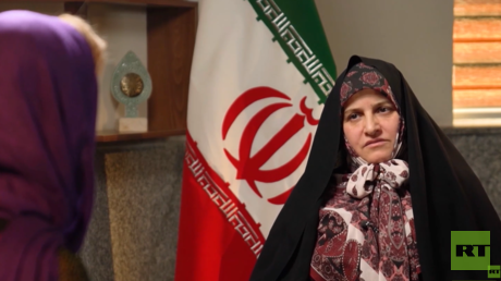 زوجة الرئيس الإيراني لـRT: الولايات المتحدة تعطي صورة مشوّهة عن روسيا وإيران وتعتمد على الترهيب