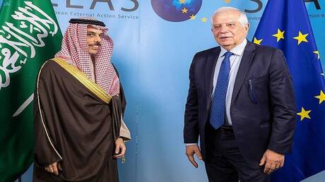 وزير الخارجية السعودي يلتقي مفوض الاتحاد الأوروبي