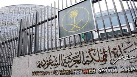 الأمن الجزائري يوقف شخصا هدد بتفجير السفارة السعودية