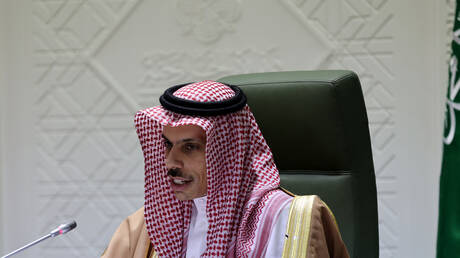وزير الخارجية السعودي  ورئيس وزراء فلسطين يناقشان سبل إحياء عملية السلام في الشرق الأوسط