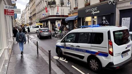 فرنسا.. حالة من الذعر في أحد مراكز التسوق بباريس إثر انتحار شخص (فيديوهات)