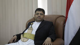 الحوثي يعلق
