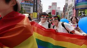 إقالة مساعد رئيس الوزراء الياباني لـرفضه زواج المثليين