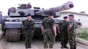 بريطانيا: بدأنا تدريب جنود أوكرانيين على دبابات تشالنجر 2 فوق أراضينا (صور)