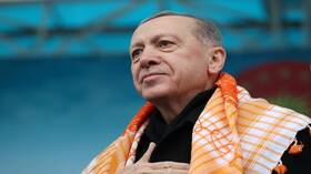 أردوغان: بوتين عرض إرسال الحبوب للبلدان الفقيرة.. اتفقنا وبدأنا العمل وهذا يقلق البعض.. فليكن ذلك!