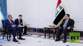 رئيس مجلس الوزراء العراقي يستقبل وزير الخارجية الروسي