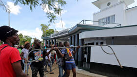 سورينام.. متظاهرون يقتحمون البرلمان احتجاجا على ارتفاع سعر الوقود