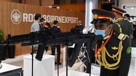 شركة روس أوبورون إكسبورت تعرض 200 نموذج لأسلحة روسية بمعرض أيدكس 2023 في أبو ظبي