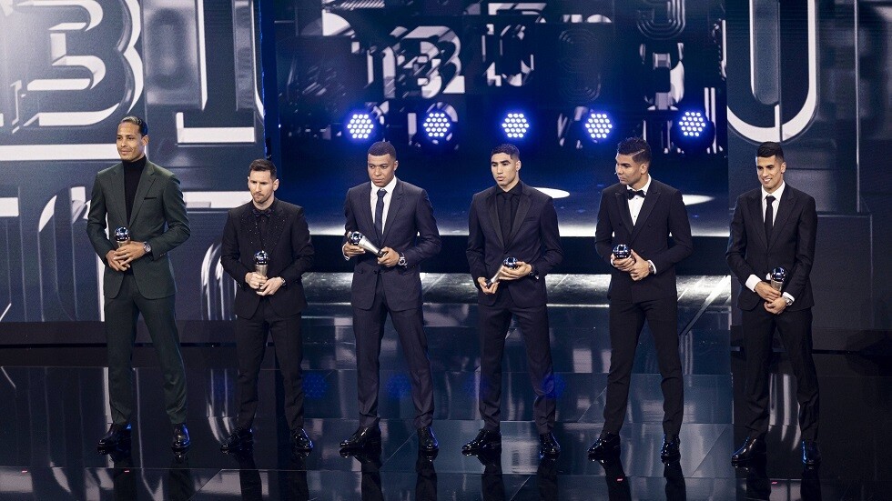 حالة غريبة في جوائز "The Best"!.. غياب الأفضل في العالم عن التشكيلة المثالية لـ"فيفا"!