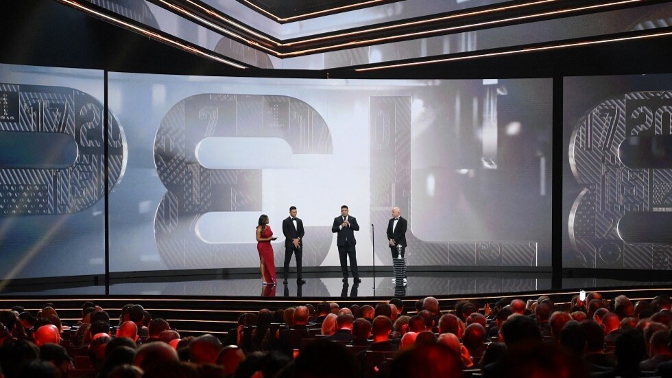 هذه مزحة!.. سيلفا يسخر من أحد أبطال مونديال "قطر 2022" بسبب مركزه في جوائز "الأفضل - The Best"