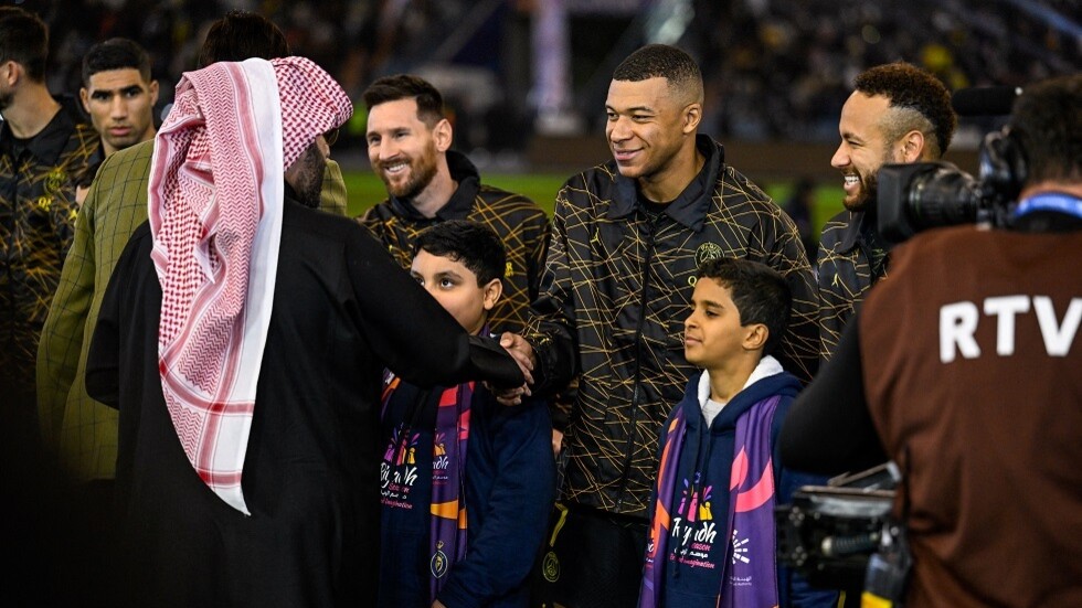 إمكانية التعاقد مع ميسي.. تصريح مثير لرئيس اتحاد جدة عبر الفيديو!