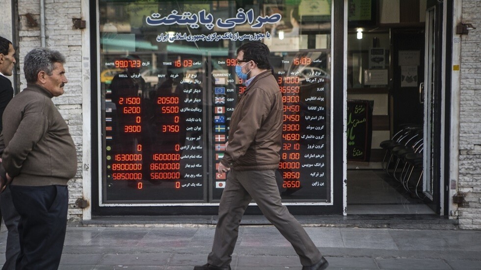 رئيسي يعلن أمام أهالي مدينة بوشهر مستوى احتياطيات العملة الصعبة في البلاد