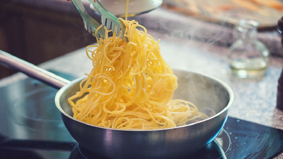 دراسة جديدة تحذر من طهي المعكرونة في ملح الطعام! .. فما السبب؟!