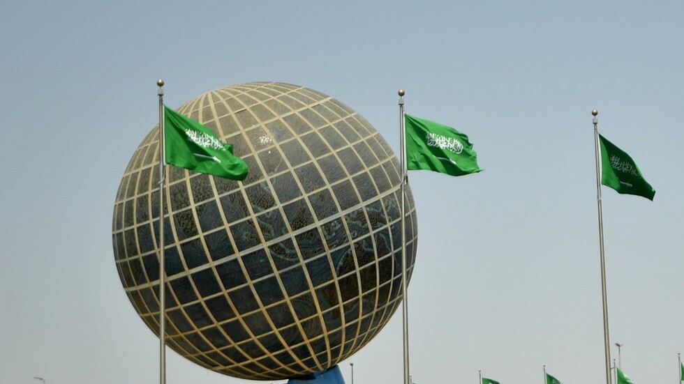 السعودية.. تنفيذ "حد الحرابة" بإرهابي قتل شرطيا وحاول تفجير إحدى المنشآت النفطية