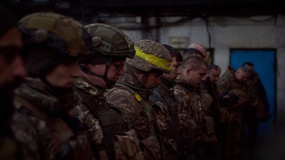 بسبب ممثل كوميدي.. أوكرانيا تتشدد في منح تصاريح السفر للذكور في سن التجنيد