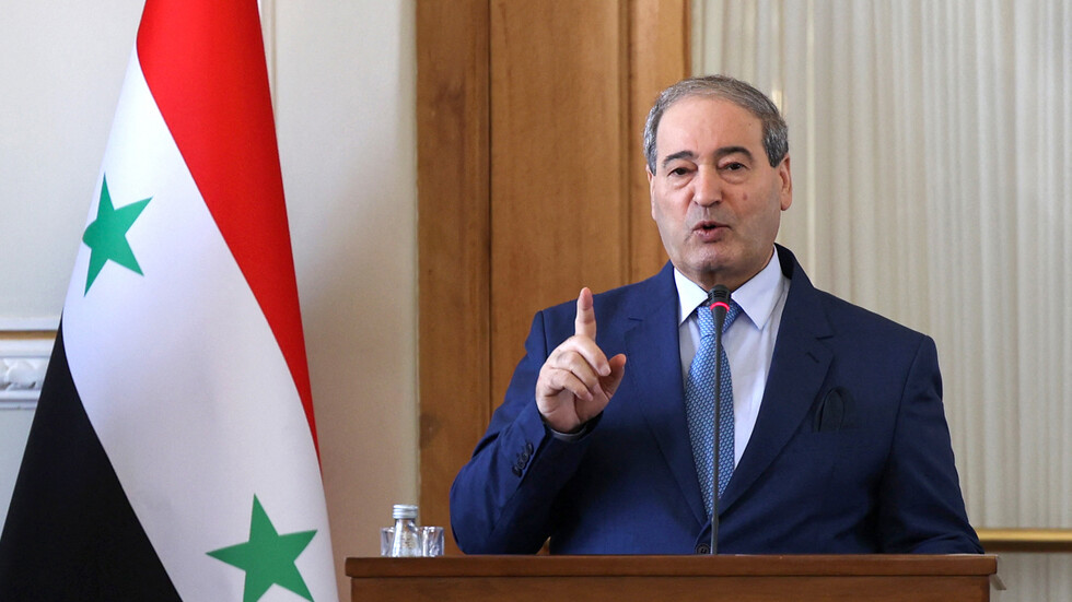 وزير الخارجية السوري يبحث مع نظيره التونسي العلاقات بين البلدين وسبل تطويرها وتعزيزها