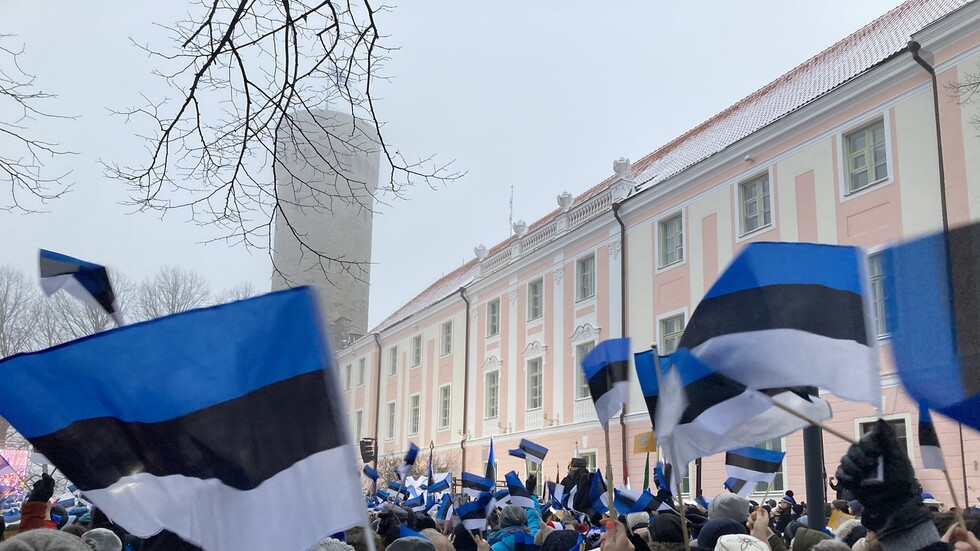 الإستونيون يقترعون في ظل انقسام الأحزاب حول دعم أوكرانيا