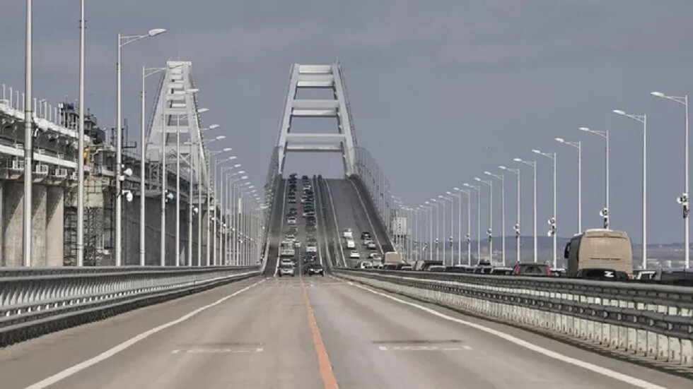 ضابط أوكراني: ندرس مسألة خيار حصار شبه جزيرة القرم من أجل استنزافها